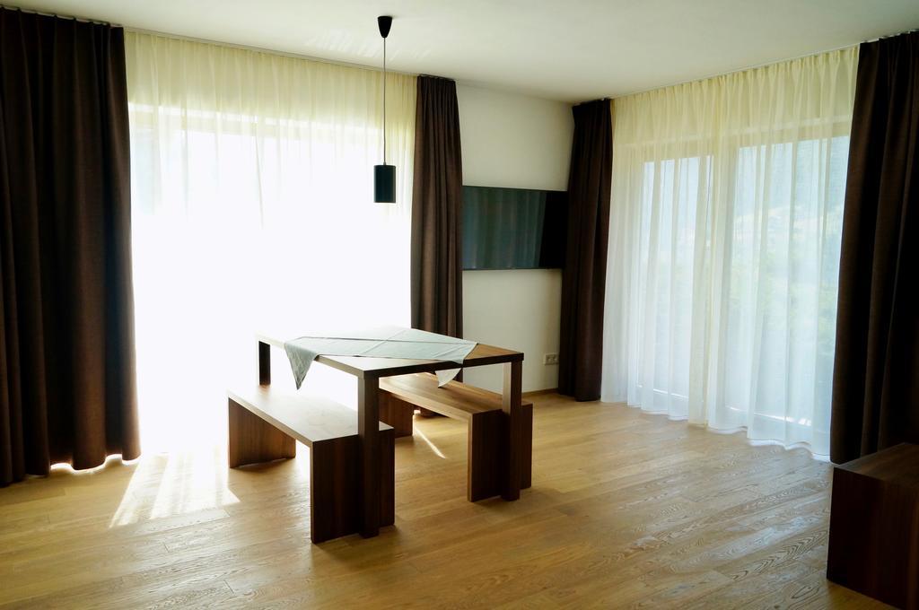 Residence Larciunei オルティゼーイ エクステリア 写真